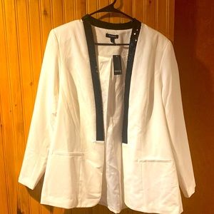 White blazer with sequins black trim from Torrid size 1x or 14-16 (NWT)